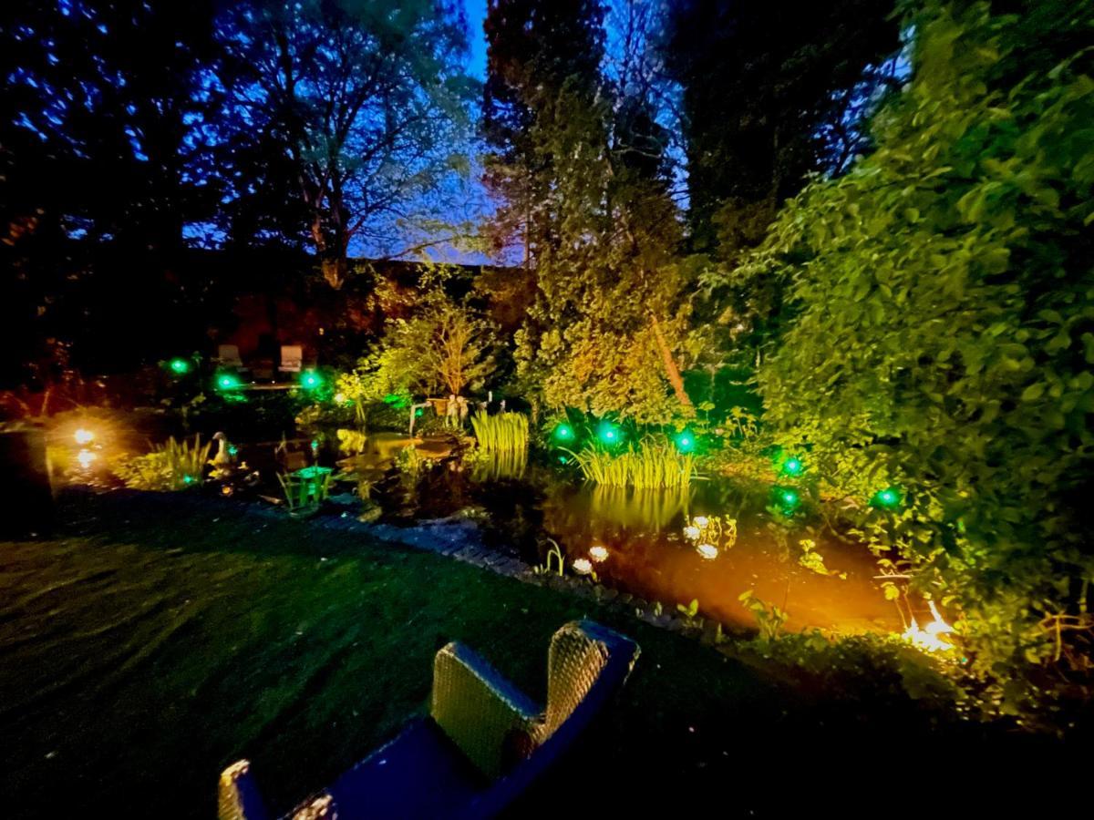 Guesthouse Villa De Eikhof เฮงเงโล ภายนอก รูปภาพ