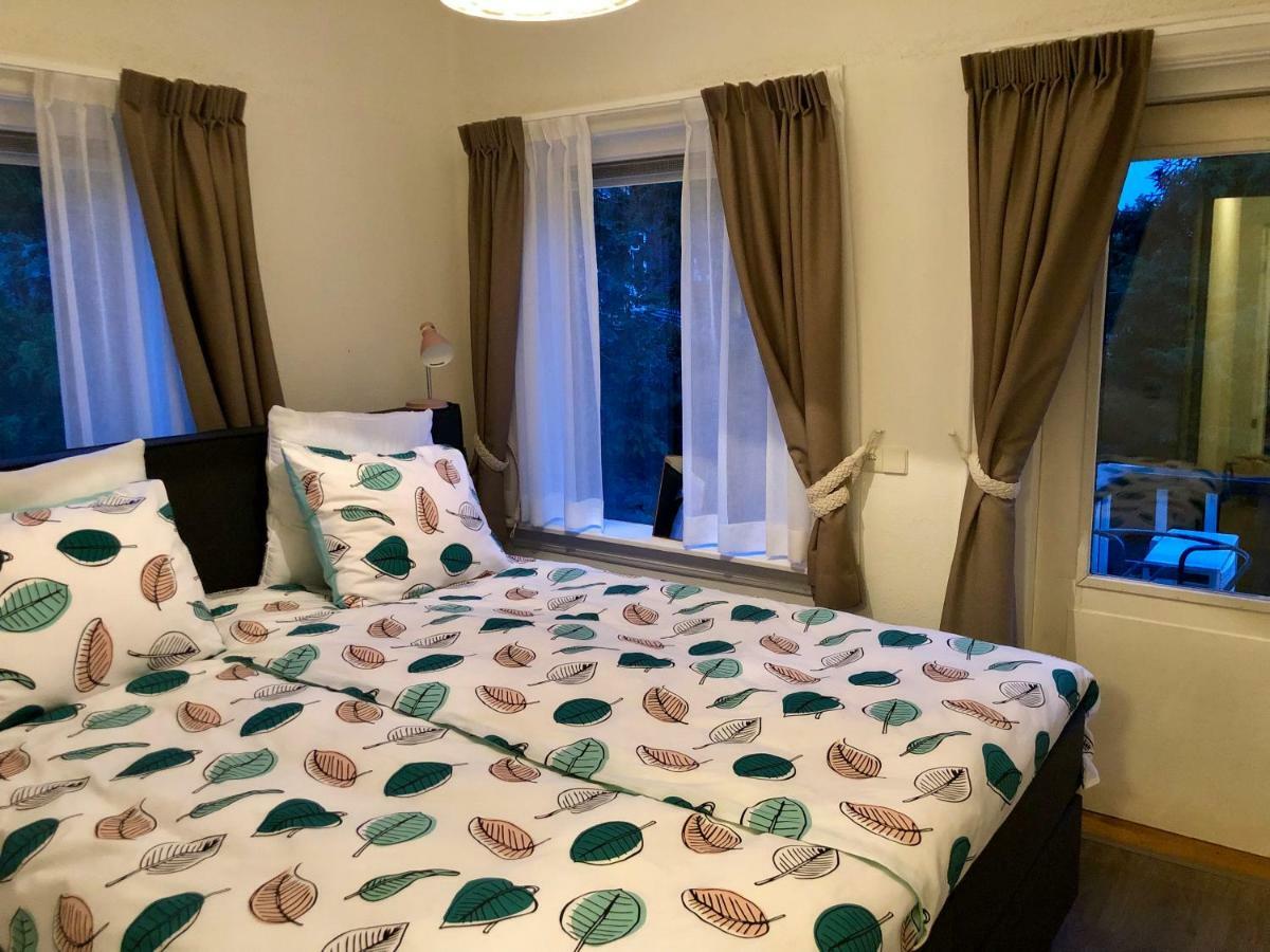 Guesthouse Villa De Eikhof เฮงเงโล ภายนอก รูปภาพ